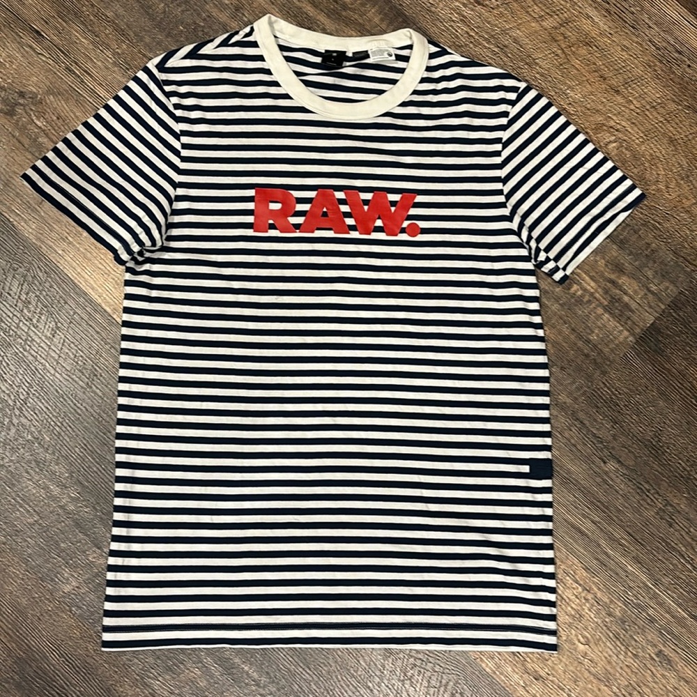 G Star blue and white striped T-Shirt in excellent condition.